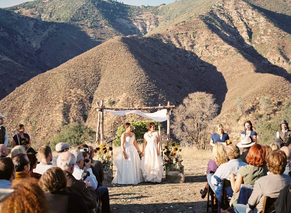 tracey-tracys-calimonia-farmhouse-lesbian-wedding_0006